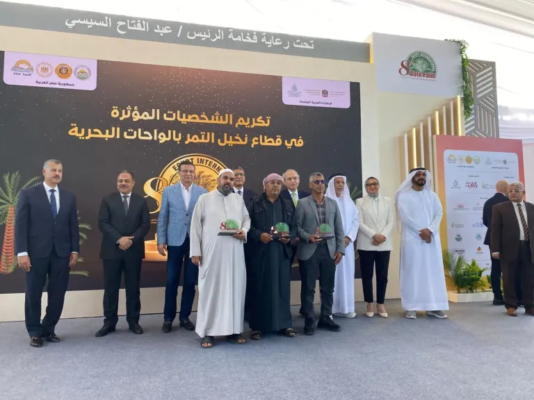 كامل الوزير: إنشاء أكبر مزرعة نخيل في العالم بسعة 2.3 مليون نخلة في توشكى والعوينات