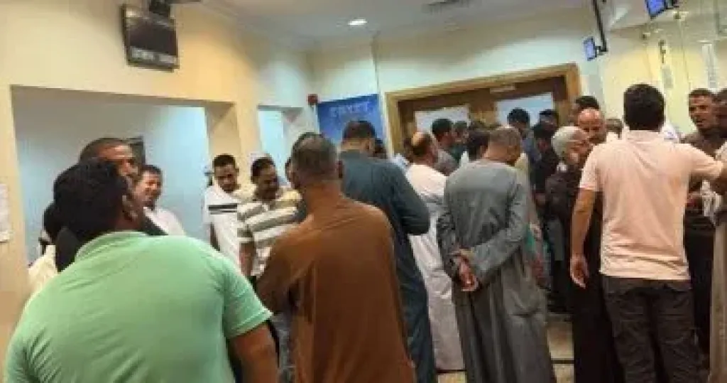 إقبال كبير من المصريين فى قطر للتصويت بانتخابات مجلس النواب 2025