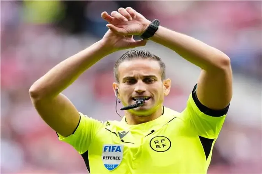 تعرف على حكم مباراة سيلتا فيجو وبرشلونة