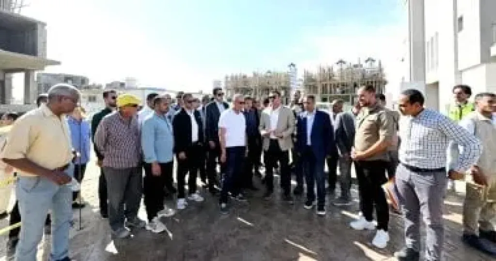 وزير الإسكان يتفقد مشروعي M8 by the lake وبوغاز توصيل المياه لبحيرة نيو مارينا