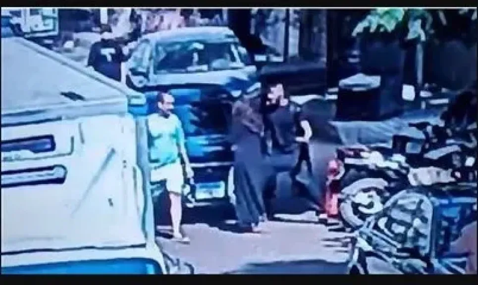 السفارة الكويتية بالقاهرة تتابع التحقيق في واقعة تحرش شابين بفتاة على كورنيش النيل