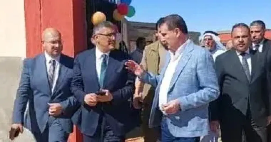 وزير الزراعة ومحافظ الجيزة يفتتحان المبنى التعليمى بالمدرسة الثانوية الزراعية بالواحات