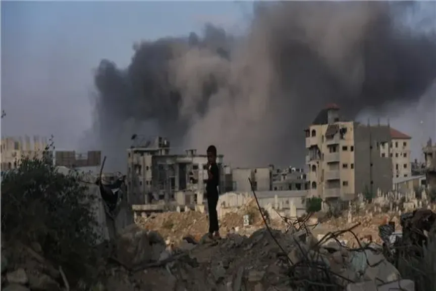 وسط استمرار خروقات اتفاق وقف إطلاق النار.. إسرائيل تستهدف خان يونس وقطاع غزة