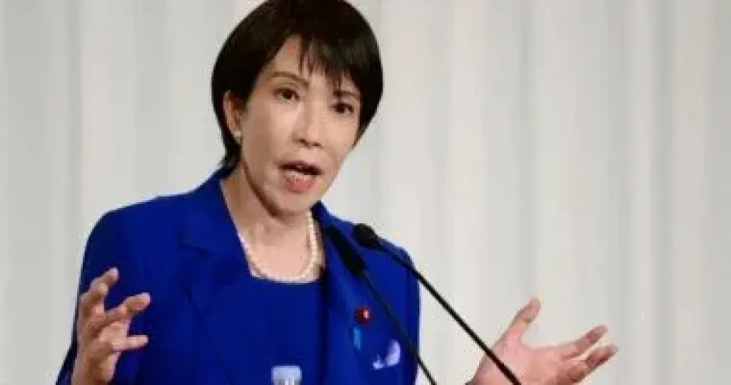 رئيسة وزراء اليابان تعتزم خفض راتبها وكل أعضاء الحكومة