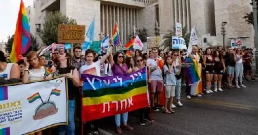 العليا الأمريكية قد تنظر فى طلب إلغاء تقنين زواج المثليين