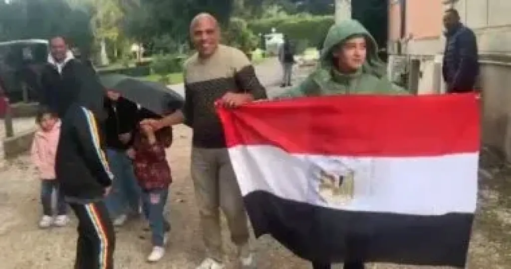 توافد الناخبين فى ميلانو للإدلاء بأصواتهم بانتخابات النواب