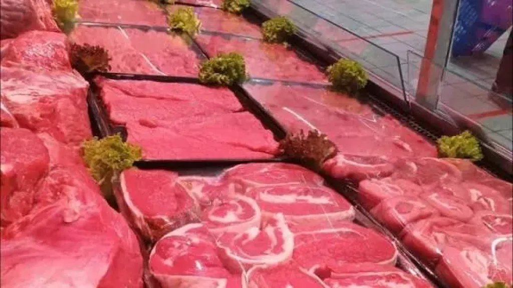 يصل إلى 45 جنيهًا، انخفاض مفاجئ في أسعار اللحوم اليوم الأحد بالأسواق