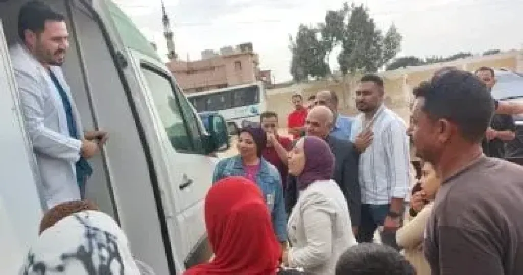 الكشف على 679 مواطن خلال قافلة طبية مجانية بقرية شبرا أوسيم بمركز كوم حمادة