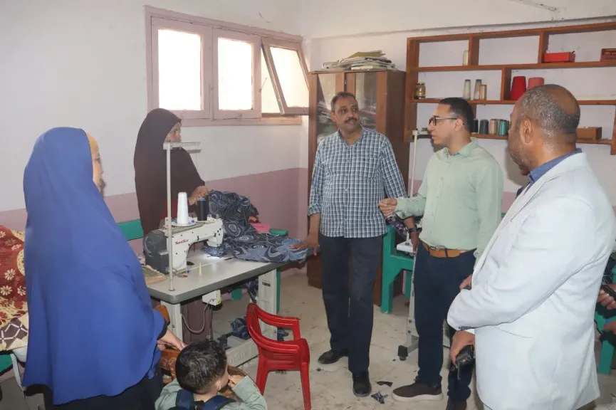 معاون محافظ بنى سويف برفقة لجنة شئون القرى تجوب عدد ٤٠  وحده محليه بمراكز المحافظه