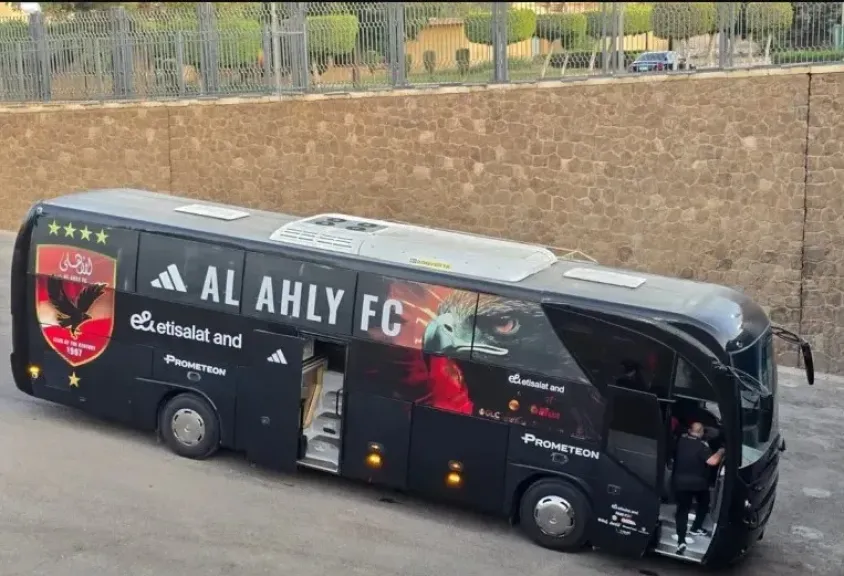 نهائي السوبر.. الأهلي يغادر فندق الإقامة إلى استاد محمد بن زايد استعدادًا لمواجهة الزمالك