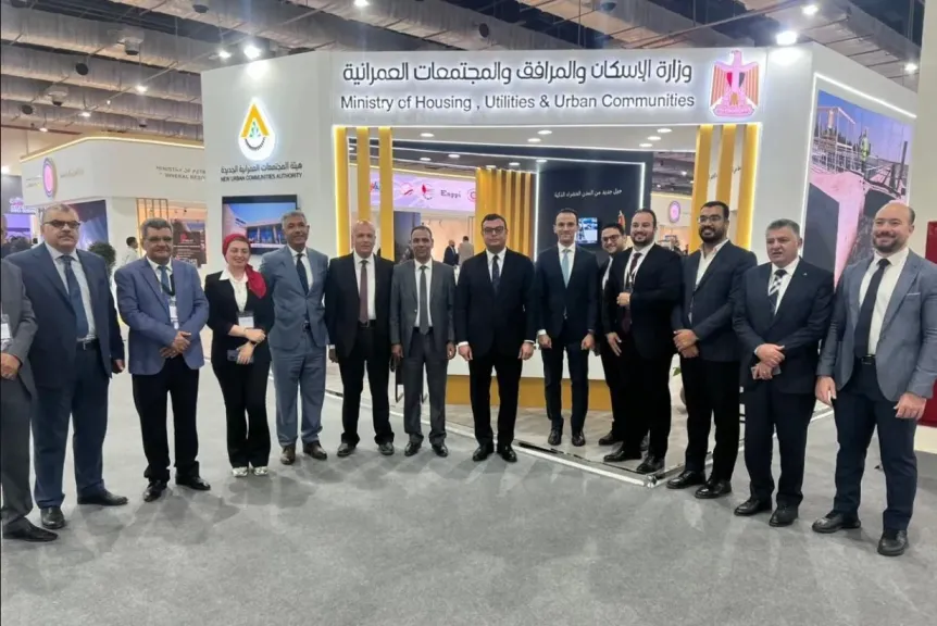 وزير الإسكان يتفقد جناح الوزارة بالمعرض والمؤتمر الدولي للنقل الذكي واللوجستيات والصناعة|صور