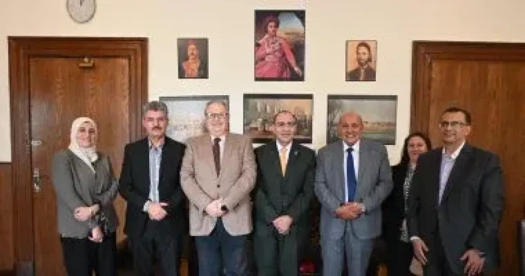 وفد المجلس العربي للاختصاصات الصحية يزور قصر العيني لاعتماد برنامج الأشعة التشخيصية