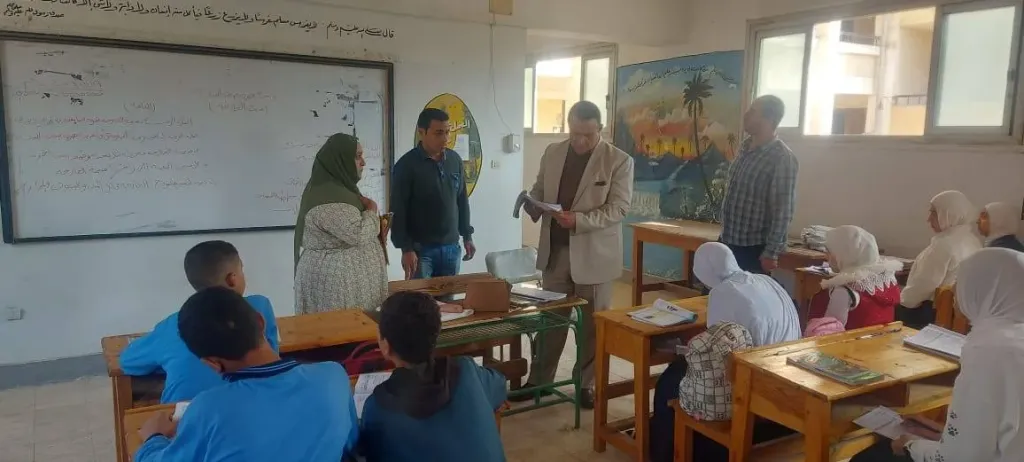 مديرعام ادارة فاقوس التعليمية بالشرقية يتابع ثلاث مدارس