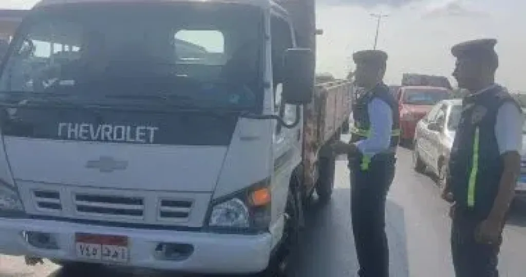 حملة للكشف عن تعاطي المواد المخدرة والمخالفات المرورية بطريق رافد جمصة