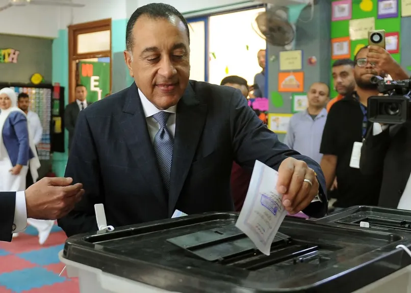 مدبولي يدلي بصوته في انتخابات مجلس النواب 2025