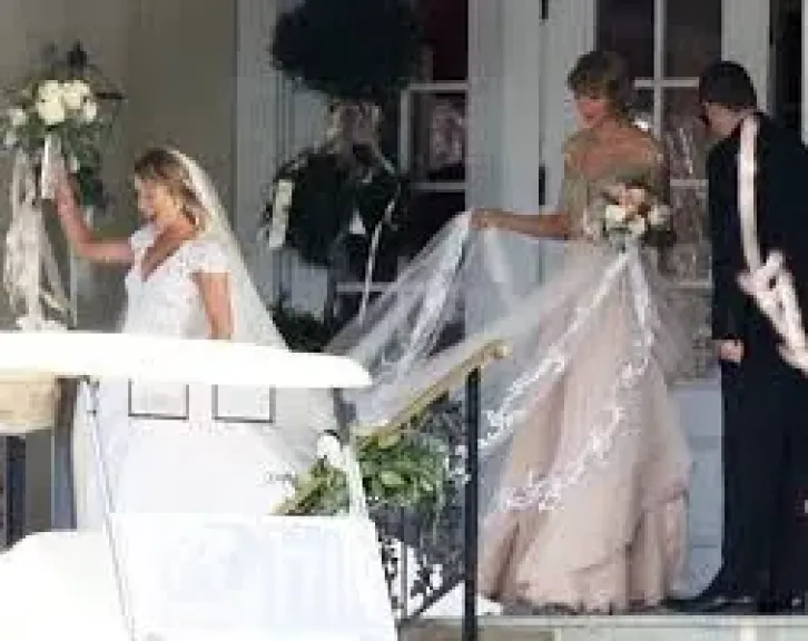 جيجي حديد وصيفة تايلور سويفت في حفل زفافها