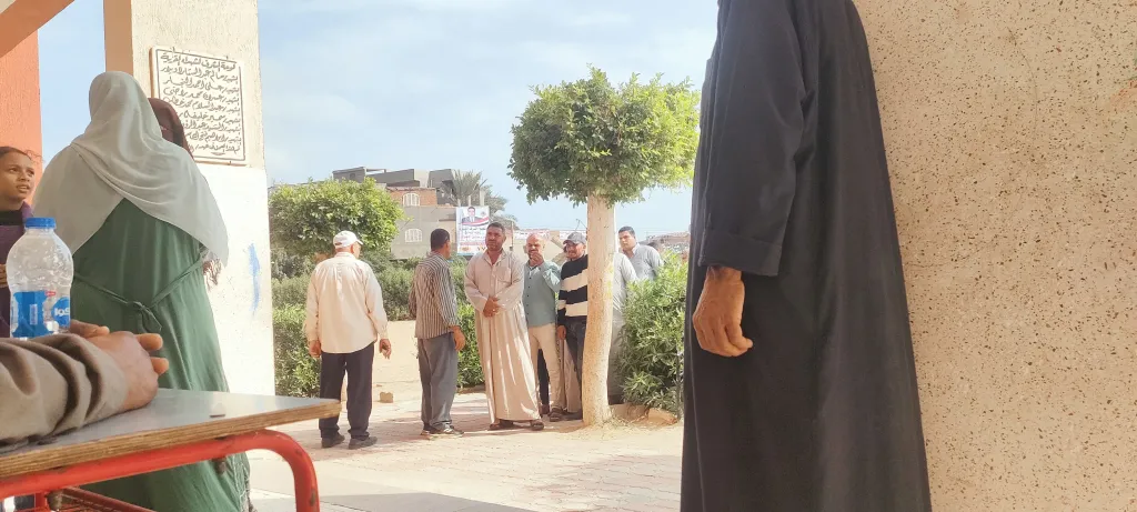 غرفة التسيقية تبرز إقبالا كثيفا من الناخبين على لجان الاقتراع بالأقصر