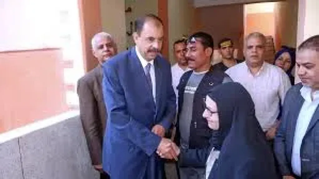 محافظ سوهاج يتفقد لجان انتخابات النواب بالمراغة وطما