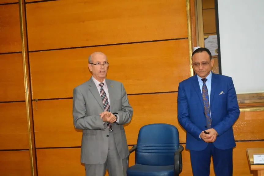 جامعة أسيوط تعقد البرنامج التدريبي لتأهيل المتقدمين