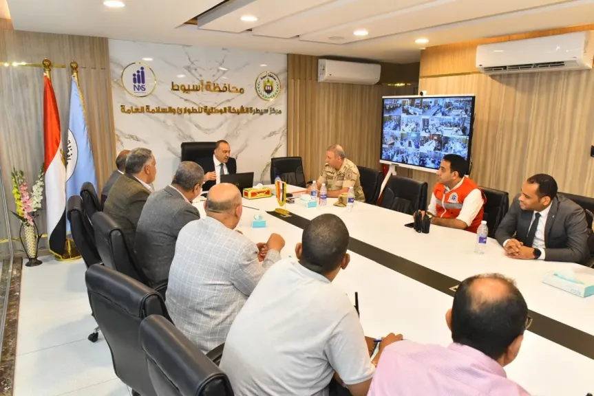 محافظ أسيوط: إغلاق اللجان الانتخابية في اليوم الأول لانتخابات مجلس النواب