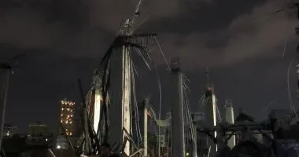 محافظ الغربية يطمئن على مصابى مصنع المحلة.. ويؤكد متابعة حالتهم لحظة بلحظة