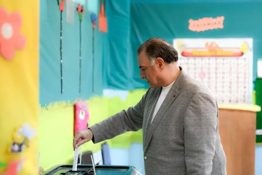 الاعلامى محمد فودة يدلي بصوته في انتخابات مجلس النواب 2025.. ويؤكد: المشاركة واجب وطني ودعم للديمقراطية