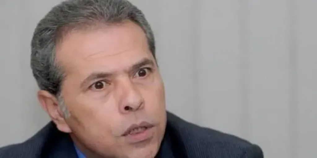 محكمة الأسرة ترفض تخفيض نفقة توفيق عكاشة وتحكم بحبسه شهر لامتناعه عن السداد