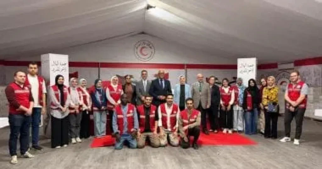 الهلال الأاحمر المصرى: تقديم أكثر من 665 ألف طن من المساعدات الإنسانية لغزة