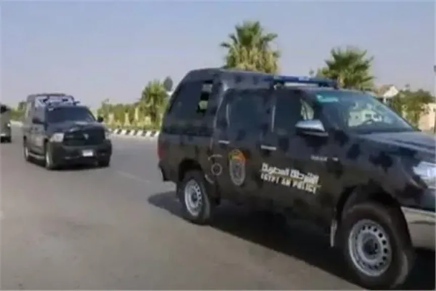 إحالة 13 متهماً للمحكمة لضبطهم بأسلحة بيضاء ومولوتوف في الإسماعيلية