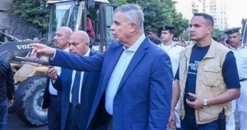 محافظ الإسكندرية يوجه بإزالة الحواجز الخرسانيه بمدخل شارع الفلكي