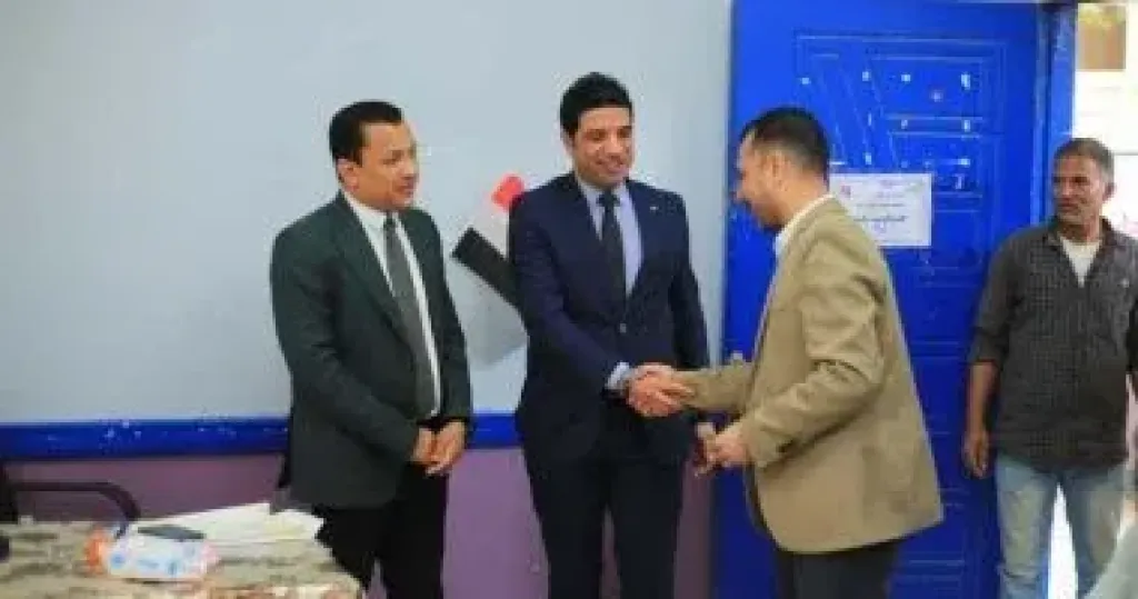 نائب محافظ سوهاج يتفقد عدداً من مقار اللجان الانتخابية