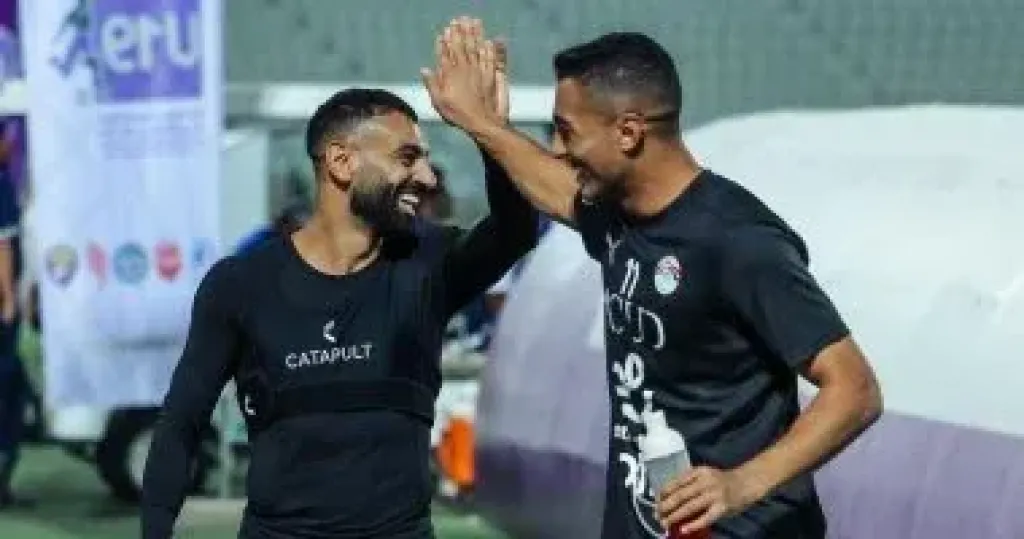 محمد صلاح يشعل الأجواء بابتسامة ووصلة هزار فى معسكر منتخب مصر