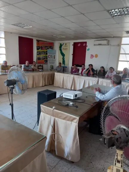 العمل عقد  ندوة  خاصه بالتوعية السكانيه  بأسيوط