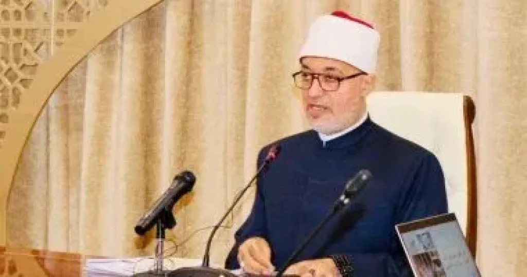 مفتى الجمهورية يستعرض مع الباحثين وأمناء الفتوى عددًا من المشروعات العلمية