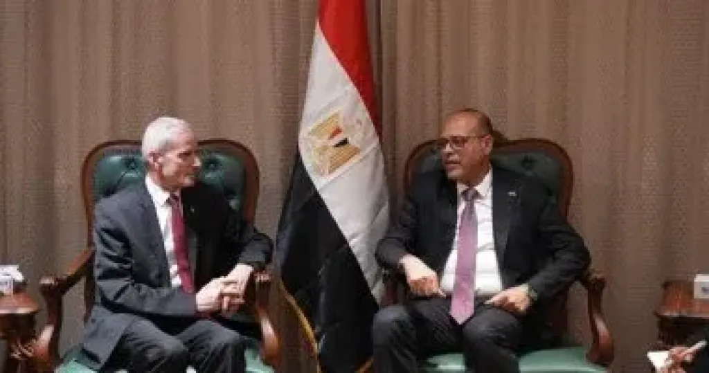 وزير العمل يبحث مع سفير ألبانيا آليات تنقل الأيدي العاملة