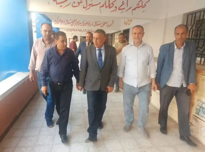 يوسف الديب يتفقد مدارس أبو حمص لمتابعة تنفيذ المشروعات التعليمية وتفعيل مبادرة القراءة