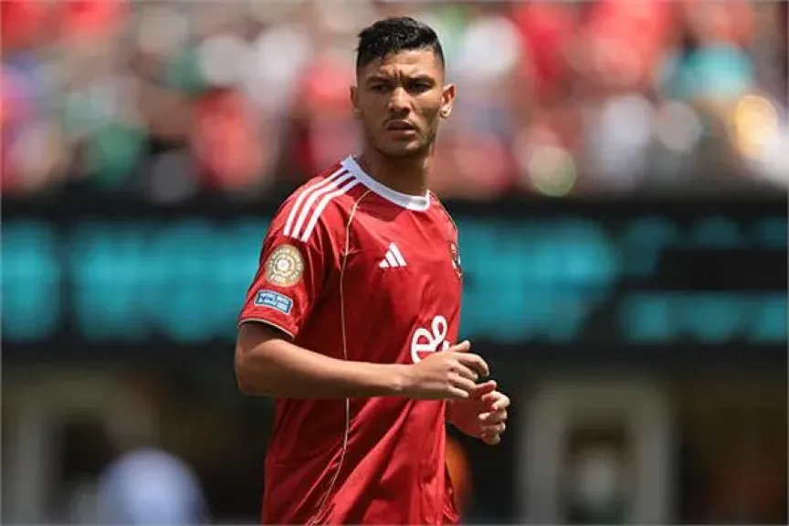 أشرف داري يستعد للعودة إلى تدريبات الأهلي بعد التعافي من الإصابة