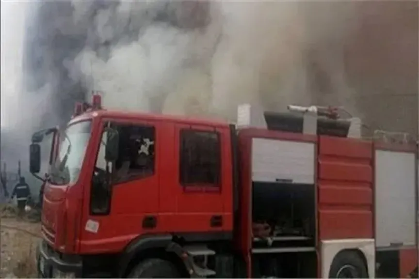 السيطرة على حريق مخزن شماعات بالمنصورة.. وإصابة 4 أشخاص بالاختناق