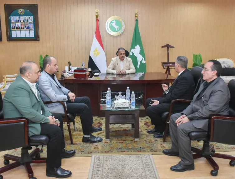 محافظ الشرقية يلتقى رئيس الهيئة العامة للخدمات البيطرية