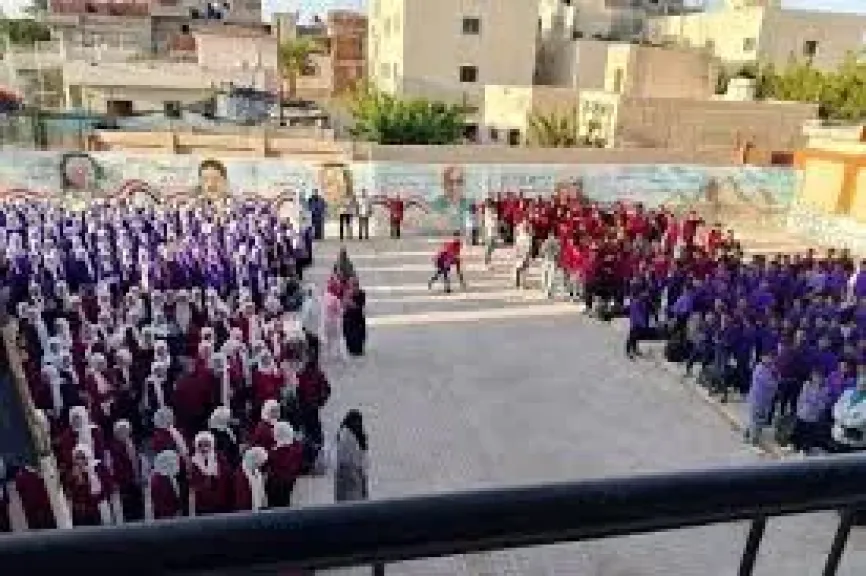 فوز ”قومبانية أبوقير” الإعدادية بالبحيرة بأفضل مدرسة ضمن مبادرة ”مدارسنا أفضل