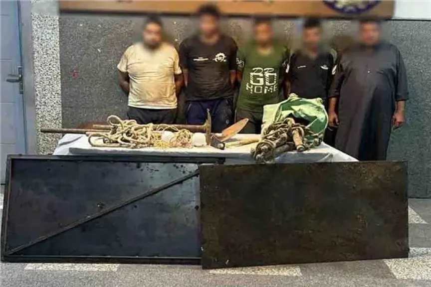 ضبط 5 أشخاص لقيامهم بالحفر والتنقيب عن الآثار بالمطرية