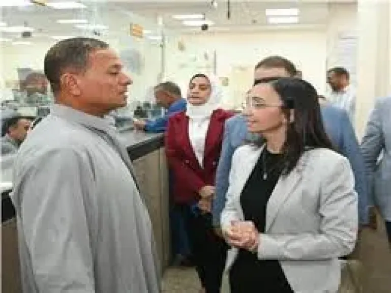 محافظ البحيرة تتفقد عددا من المشروعات الخدمية بقرية زاوية صقر