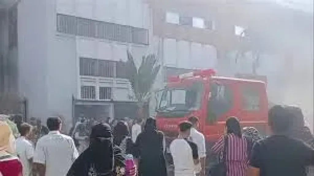 السيطرة على حريق بمخازن المساعدات الإغاثية للهلال الأحمر في العريش