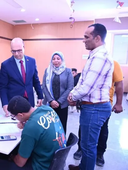 رئيس جامعة أسيوط يتفقد أعمال امتحانات منتصف الفصل الدراسي الأول ”الميدتيرم