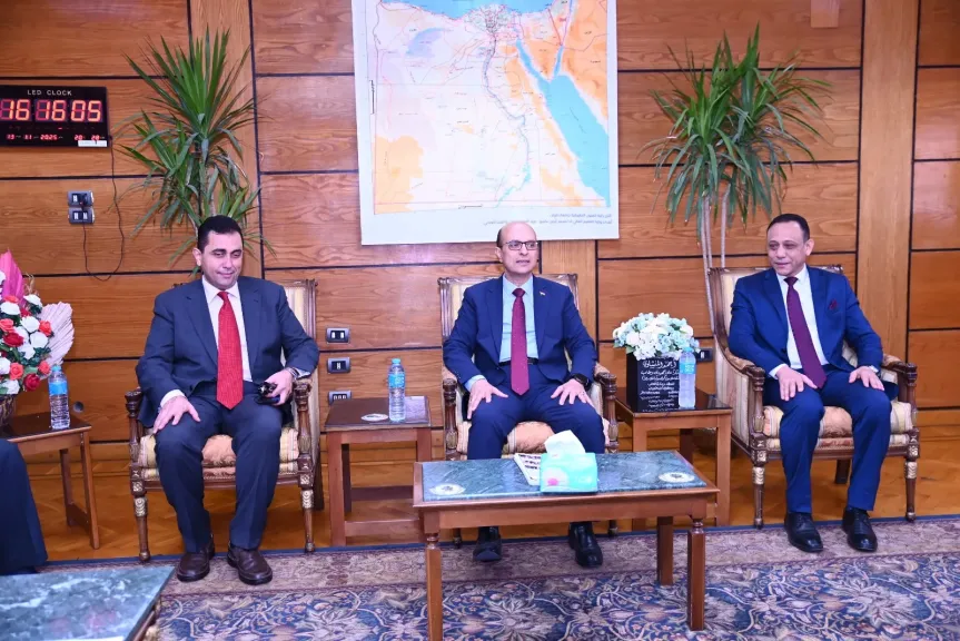 الدكتور المنشاوي يستقبل مدير مشروع تأهيل المعامل للاعتماد الدولي