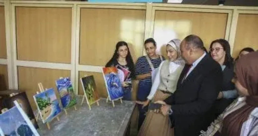 التربية النوعية بجامعة سوهاج تُطلق مبادرة فنية لتنمية الحس الجمالي لدى طلاب المدارس