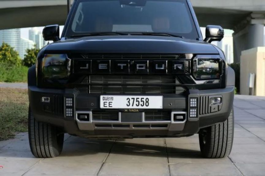 مساحة التخزين الداخلية والشحن في جيتور T2 في الإمارات العربية المتحدة - عملية وتكنولوجيا للاستخدام اليومي