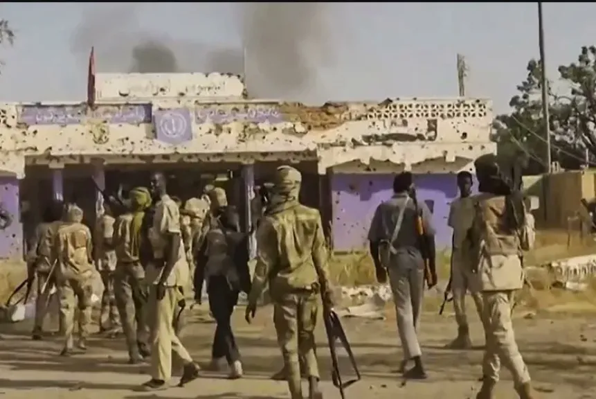 مسؤول إعلام حكومة إقليم دارفور: الميليشيا تحاصر الفاشر وترفض أي هدنة