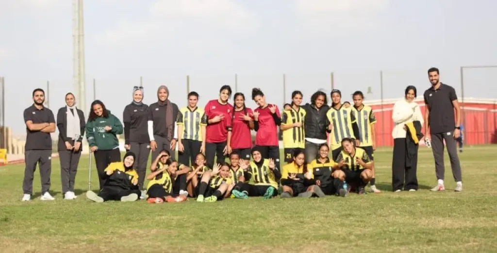 سيدات المقاولون 2009 يفوزن على سينزو 8–0 ومجدي مصطفى: نصنع مستقبل الذئاب