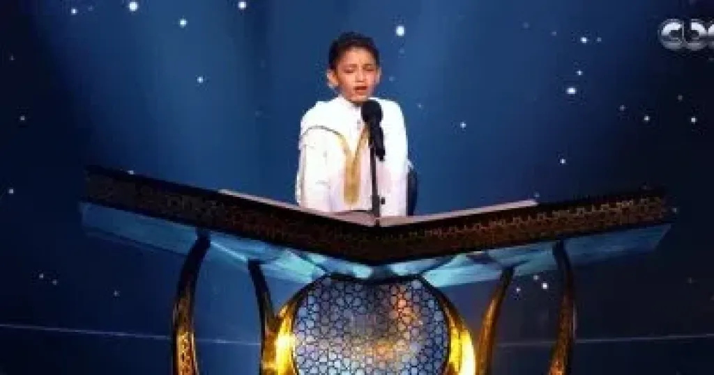 وزير الأوقاف يعلن رعاية الطفل عمر على المتسابق فى برنامج دولة التلاوة